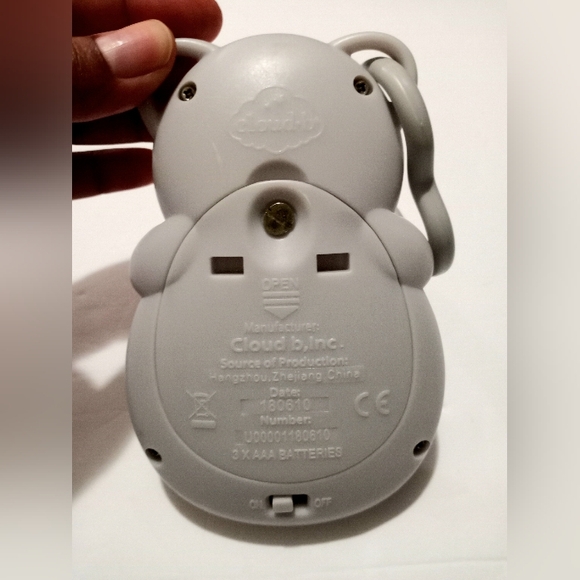 Cloud•B Baby Traveling Comforting Sound Machine - Picture 4 of 5